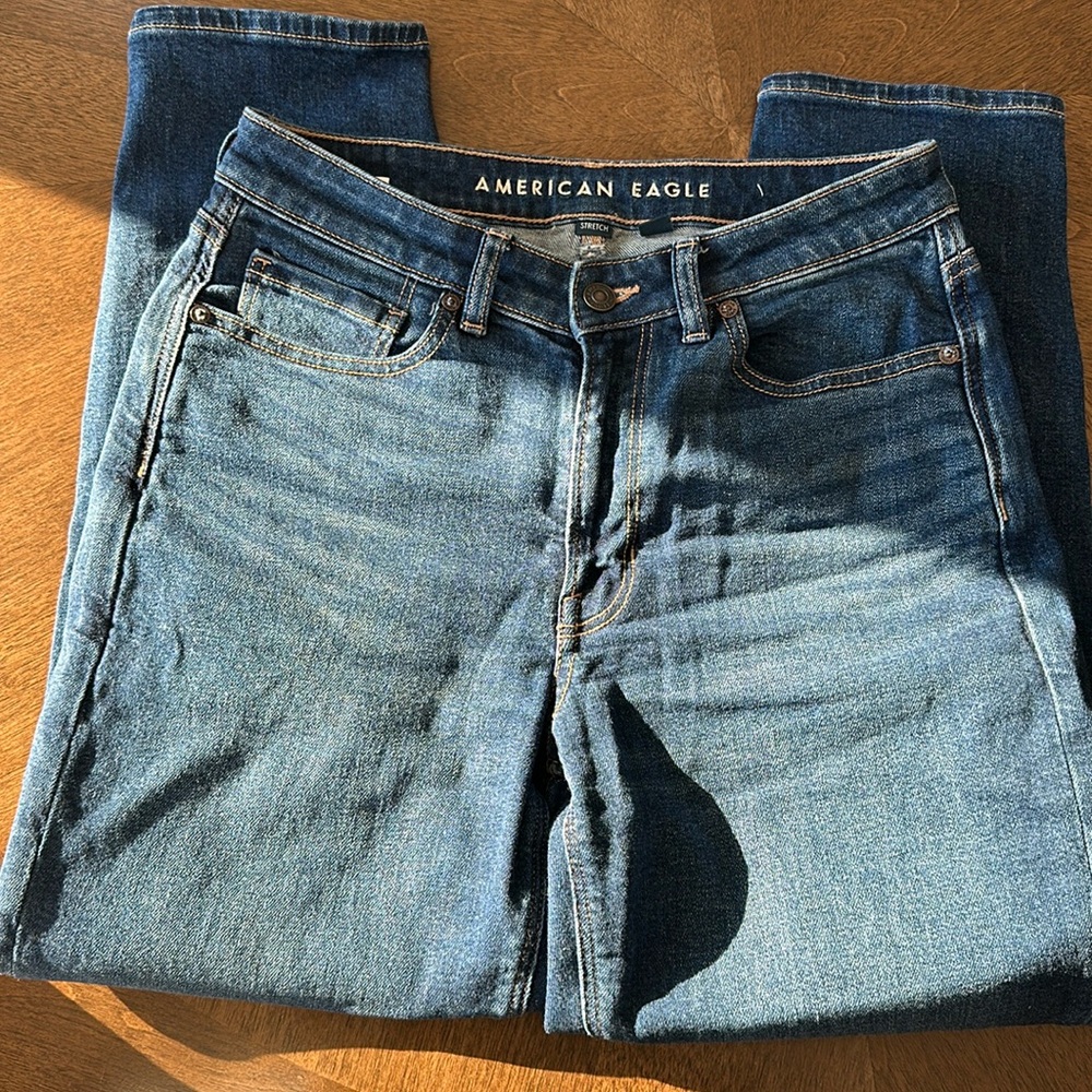 American Eagle outfitters mom Jean size 6 short